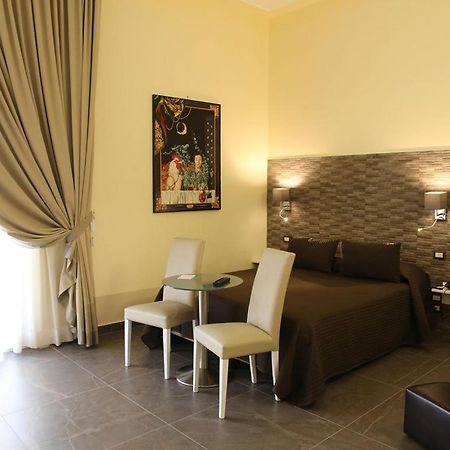 Boutique Hotel Piazza Carita Napoli Eksteriør bilde