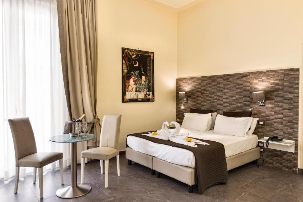 Boutique Hotel Piazza Carita Napoli Eksteriør bilde