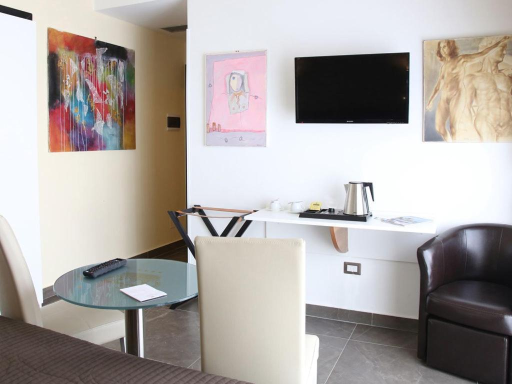 Boutique Hotel Piazza Carita Napoli Eksteriør bilde